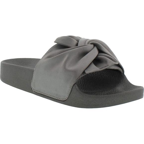 Kenneth Cole Kids Shoes - Assorted Sizes - Picture 6 of 6